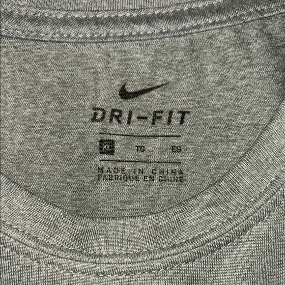 Nike Dri-Fit Gray Short Sleeve Tee Size Youth XL - Picture 3 of 5